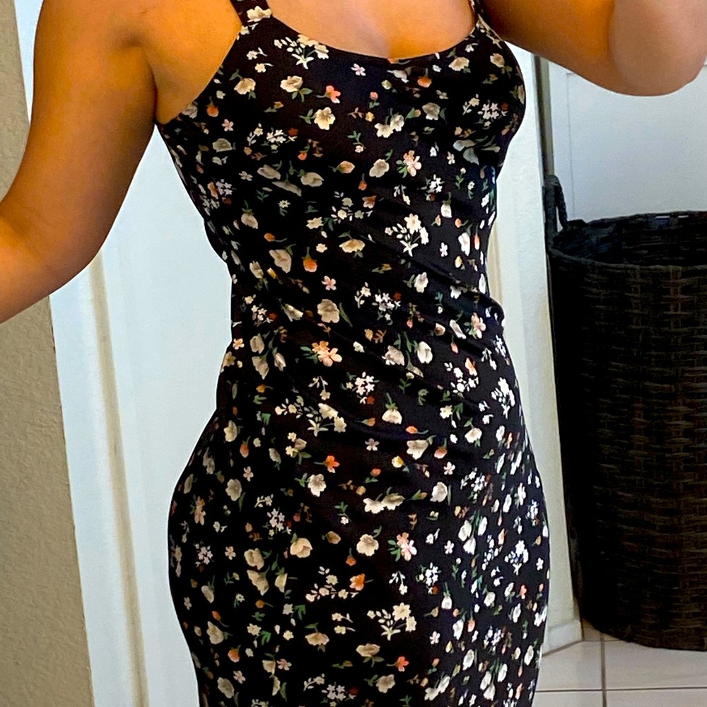 Sleek black Maxi dress with floral design, lightweight & breathable material ❣️